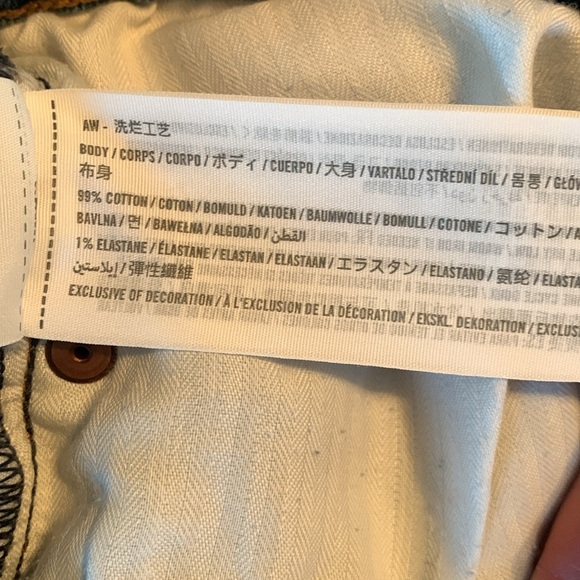 Abercrombie & Fitch The Mom High Rise Jeans - Picture 10 of 11